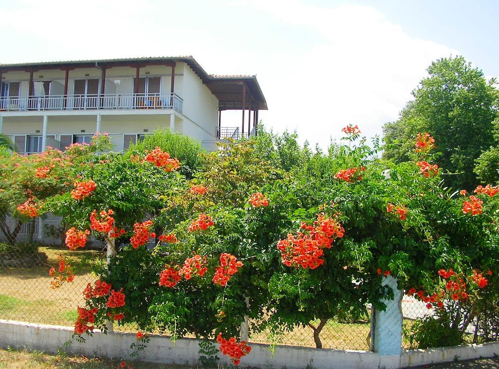Apartments Ziogas Paralia Skotinis Luaran gambar